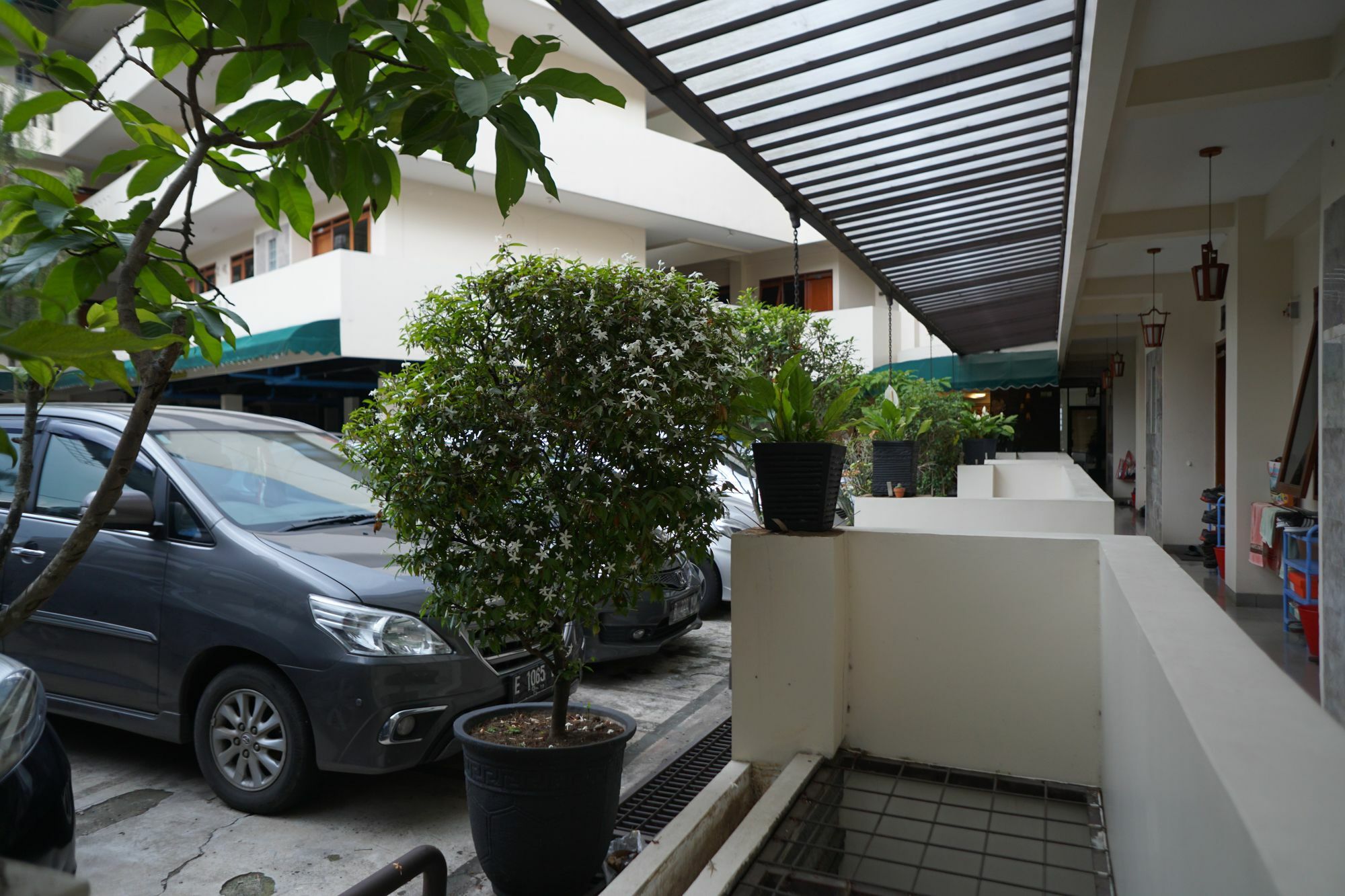 Reddoorz Plus @ Ciumbuleuit Area Bandung Eksteriør bilde