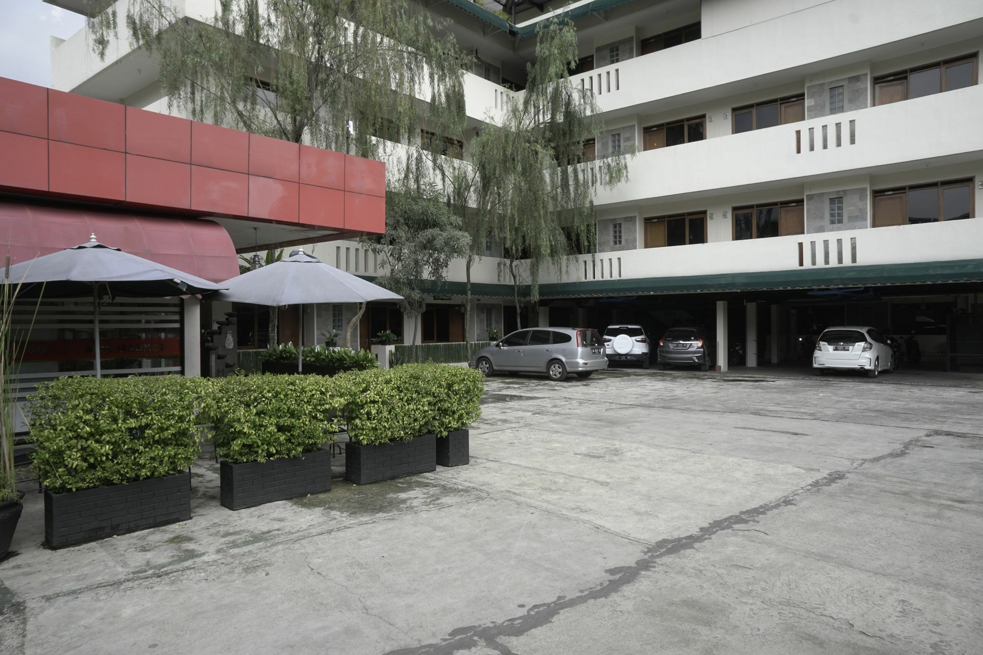 Reddoorz Plus @ Ciumbuleuit Area Bandung Eksteriør bilde